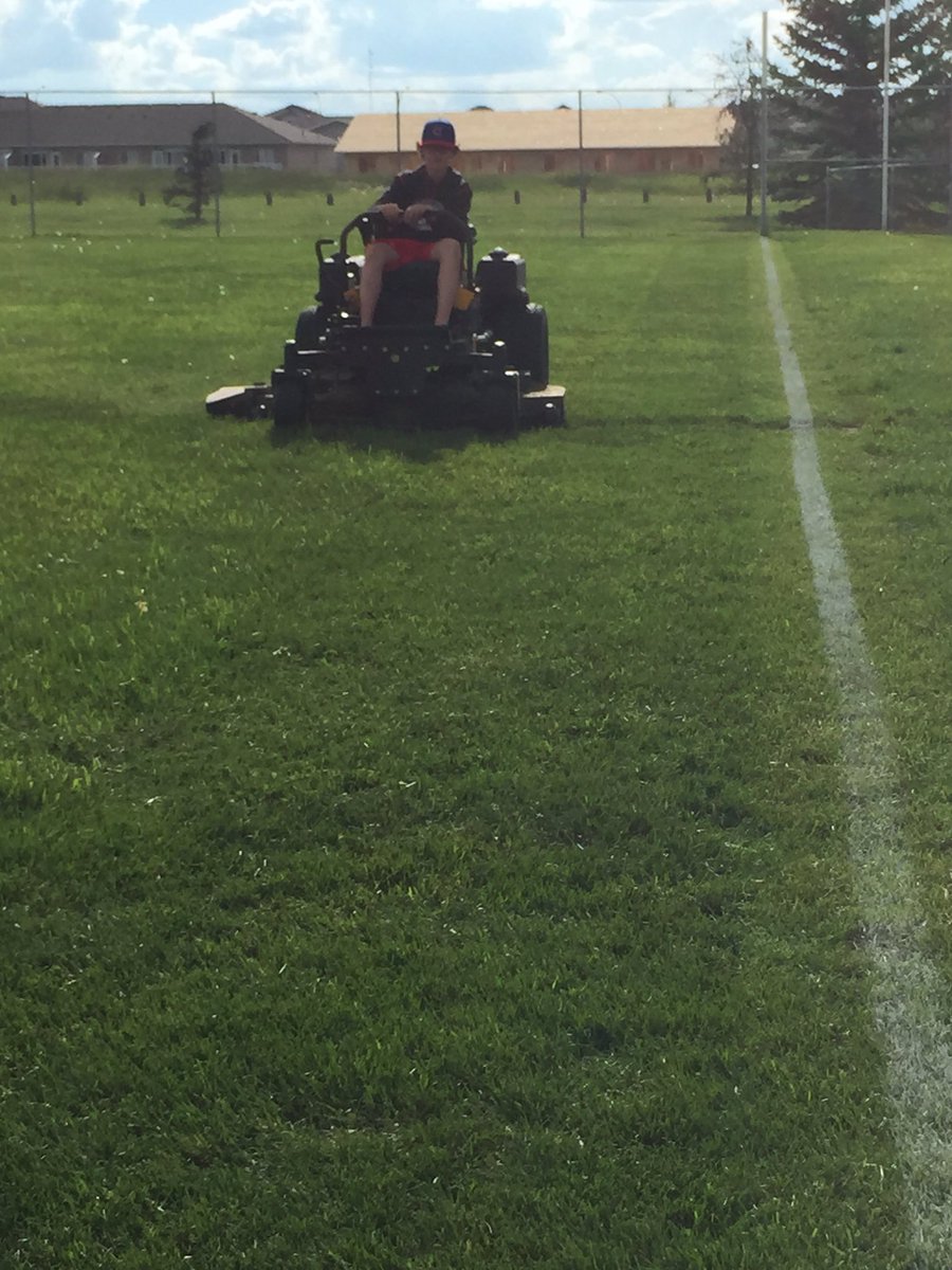 ColleenLindholm's tweet photo. @CityofCamrose @CamroseCougars #CougarPride when things don't get done we do it ourselves #summersbestgame โพ๏ธโพ๏ธ https://t.co/3IKHBkpFgE