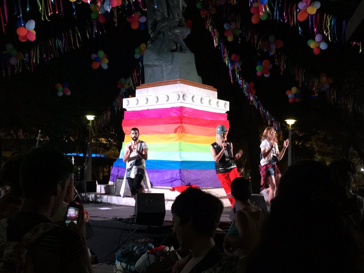 SOMOSGAY's tweet photo. Fabu, nos acompaña como todos los años con el mejor pop #Parada2016 https://t.co/xAP0s2Lu6p