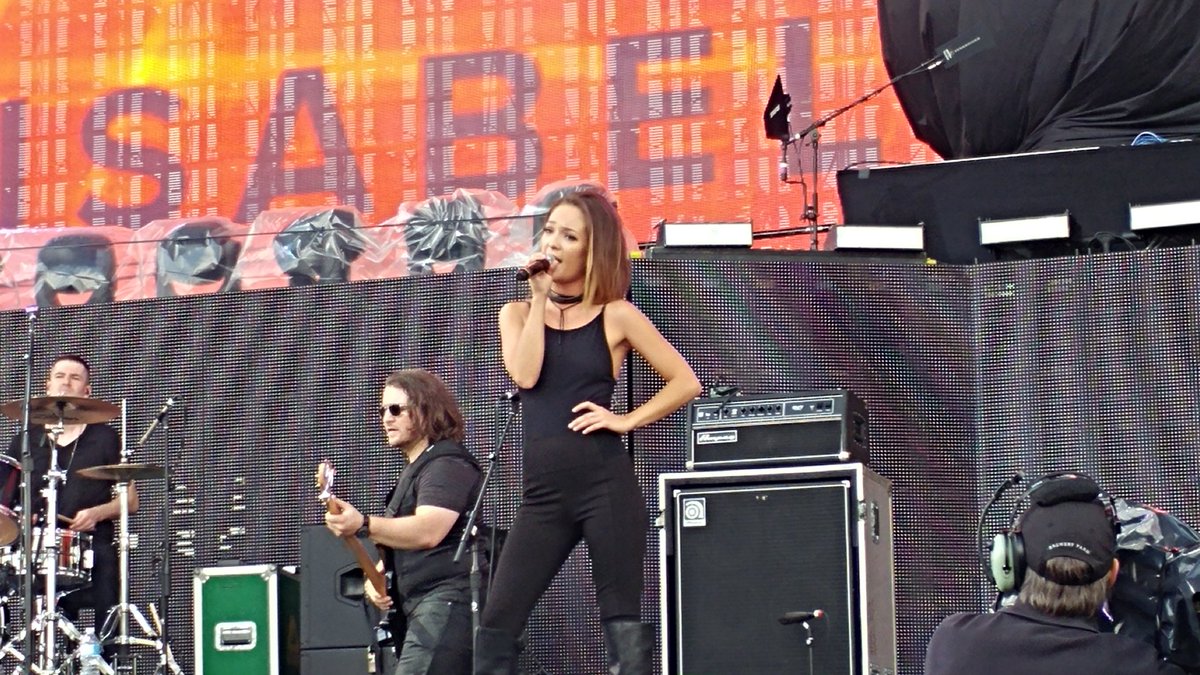 RealJohnnyVegas's tweet photo. @kira_isabella you totally ruled the stage todsy #CMTMusicFest https://t.co/m2GlyeQjOH