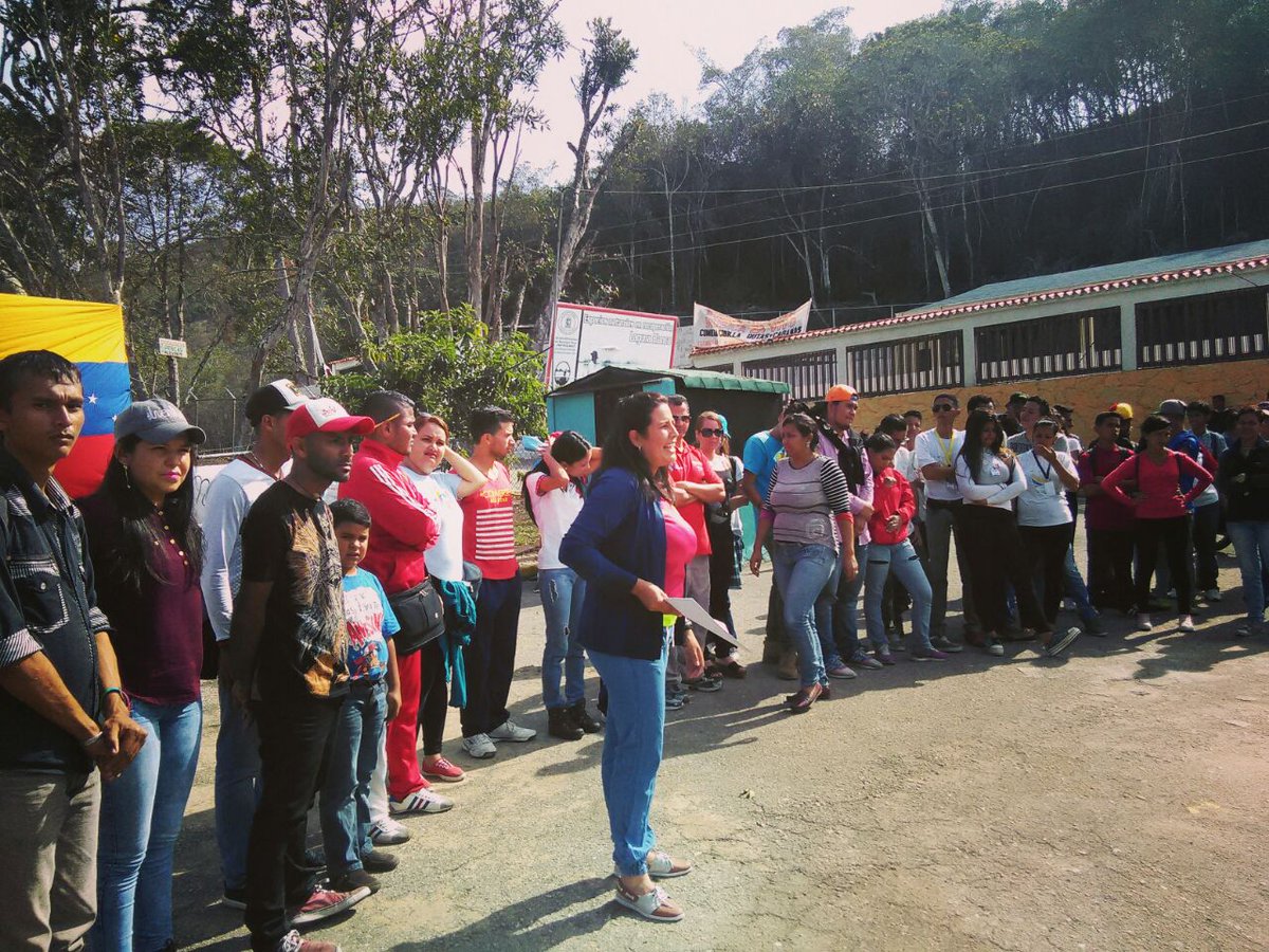 meridaJPSUV's tweet photo. La compañera @castillomariale acompañando hoy a todos los jóvenes recreadores del estado Mérida en la jornada https://t.co/B5FI3TMJ5d