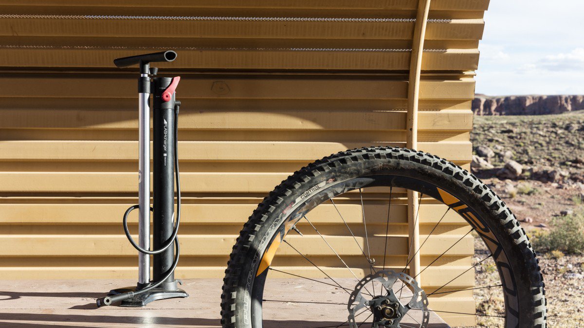 outsidemagazine's tweet photo. Yes, this bike pump actually changed our editor's life: https://t.co/OysCVYpcNB https://t.co/Bd2mojeRP6