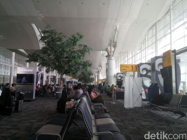 Puncak Arus Mudik di Bandara Kualanamu Diprediksi Terjadi Pada H-4 Lebaran detik.id/6PNfUC