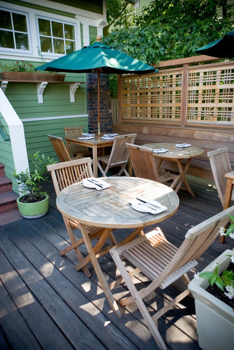EvadoPR's tweet image. The cozy patio at award-winning #Tilth is not to be missed this #summer! #eatseattle #outdoordining #summer #patios