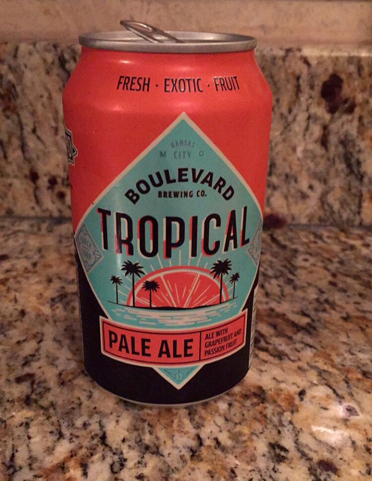 RootsOutWest's tweet photo. Oh hey. Meet my new brew obsession. 🌴🍺 {@Boulevard_Beer} #MObeer #EmbraceMO #MOblogger #craftbeer #topshelfblogger https://t.co/XYfxRI9Agd