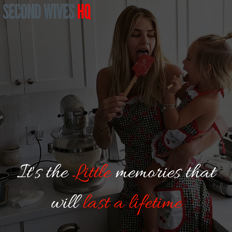SecondWivesHQ's tweet photo. Little moments , big memories https://t.co/3lC2Dpo2du