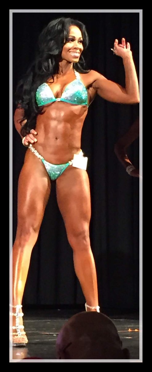 Who's ready to erase their waist? #eraseyourwaist #ellestarrfitness #personaltrainer #atlanta