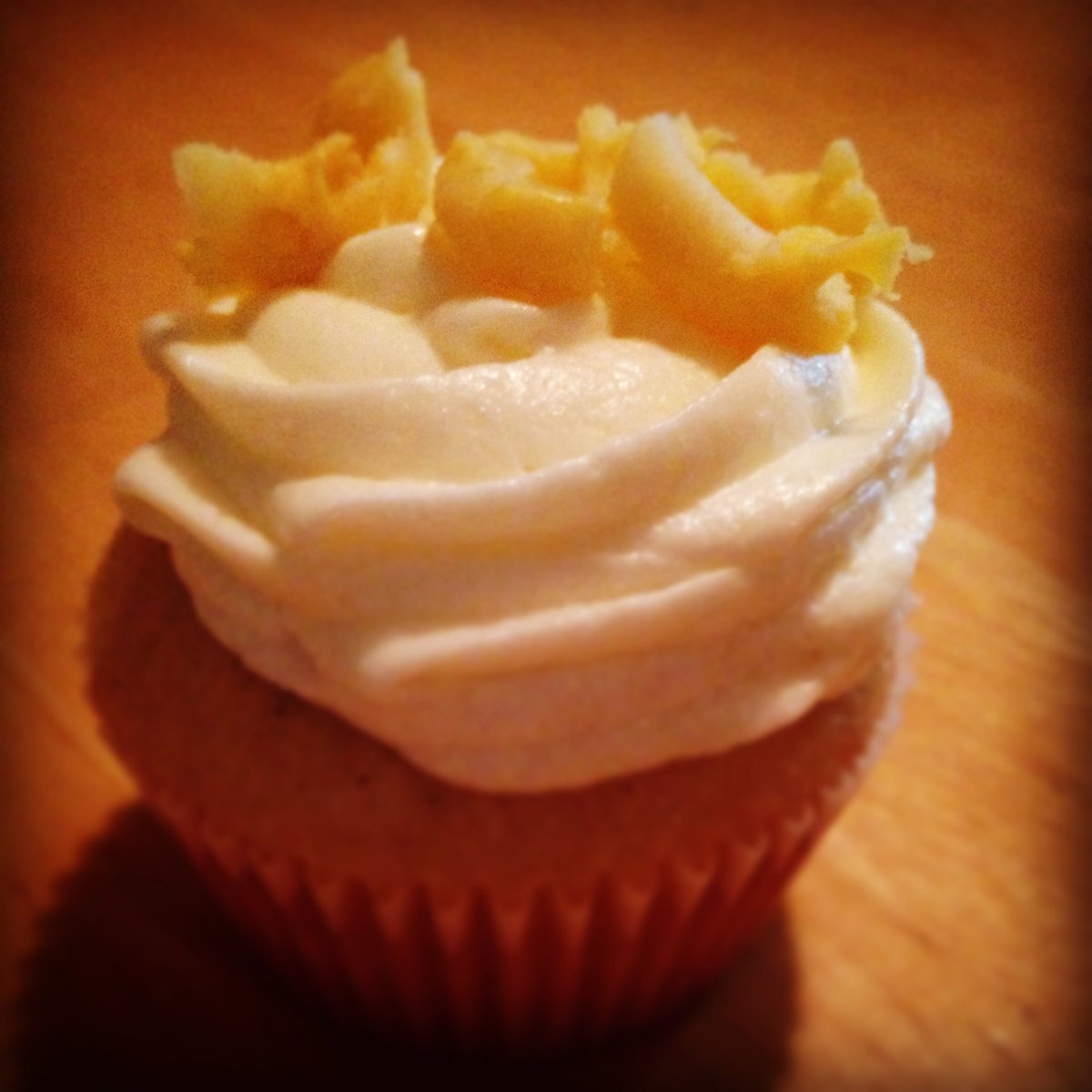 CakeYourselfDC's tweet photo. The Mac'N'Jefferson #ThomasJefferson #Cupcakes #YesThatsMacNCheese https://t.co/D42SNXlLbC