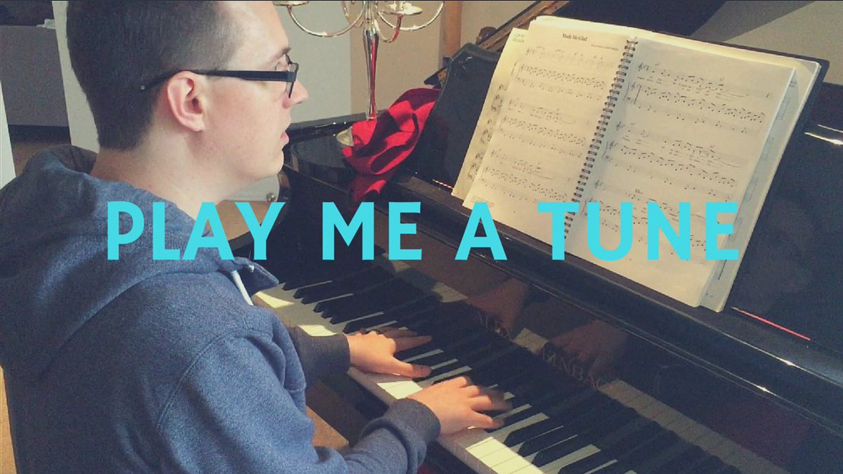 thepenniesvlogs's tweet photo. IF YOU DIDN'T KNOW CHRIS CAN PLAY THE PIANO #thisweeksvlog https://t.co/0o3EWgtjPQ