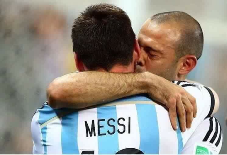 93Ghan's tweet photo. #NoTeVayasLio 🇦🇷👑💙😢💔 @TeamMessi @Argentina @Mascherano https://t.co/1PFbaR2E8k