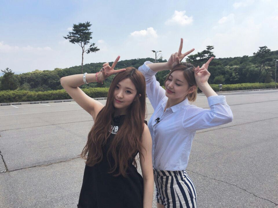 SUS4_TK's tweet photo. #SUS4 #써스포 #산하 #휘린 #아인 #트렌드업
#대진대학교 #연극영화학부 학생분들과 함께한 트렌드업 2탄!
오늘 7시 #OBS 에서 확인 하실 수 있어용😝
포스들~~🤗 즐거운 점심시간 되세요 :D 🍴❤️ https://t.co/rrmJScEtwv