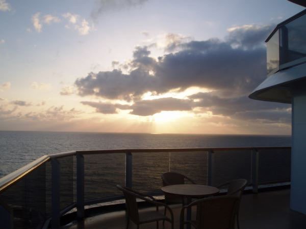 enjoytravel_kra's tweet photo. Beautiful sunset from the @HALcruises suite balcony. https://t.co/qj3p204GCv