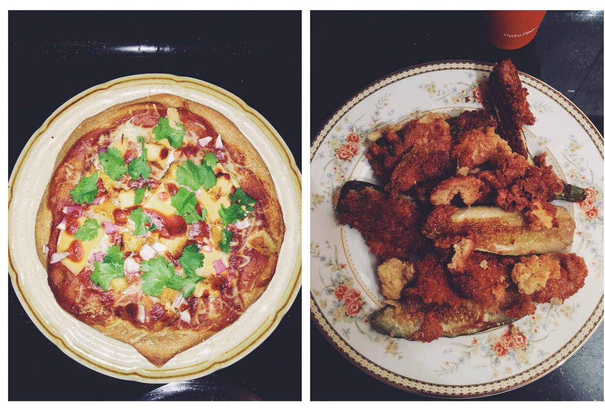 Hey <a href="/tinehess/">Christine</a>..... Dinner is served 👌🏻 pizza + fried pickles by <a href="/BishopJonWan/">J.W.</a> and I