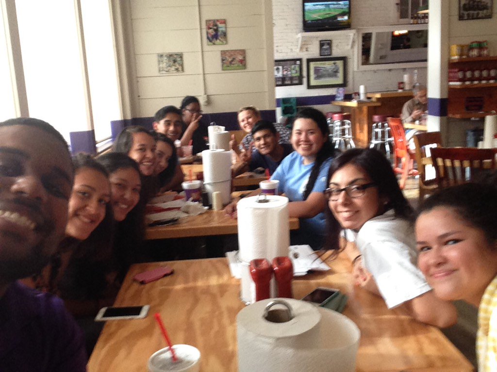 PaschalAvid's tweet photo. Had a great time helping @PaschalHigh students get ready for college today! See you on July 11th! https://t.co/dj5ofmI6Uz
