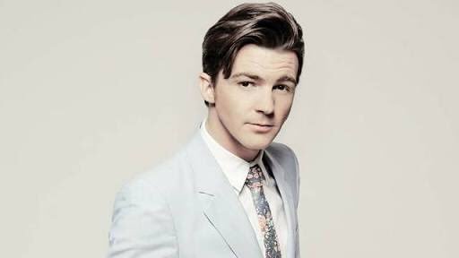 StageMedios's tweet photo. #HBDrake @DrakeBell #FelizCumple al actor, cantautor y músico #StageMX #MúsicaStage https://t.co/CmbqfzroCz