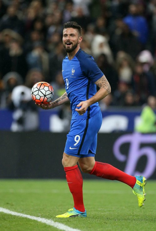 サッカーキング 本日のユーロ注目選手 ジルー フランス代表 母国の英雄に見下されたストライカー T Co An2hhlmgbb 編集 ライターのプロを育成する サッカーキング アカデミー の受講生が原稿を執筆しました T Co 5hmnucefay