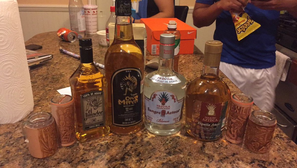 YungAlfii's tweet photo. Mexican Wine Tasting ๐ฏ๐ฒ๐ฝ #importonly #alterados #AU https://t.co/G8Knub0mNT
