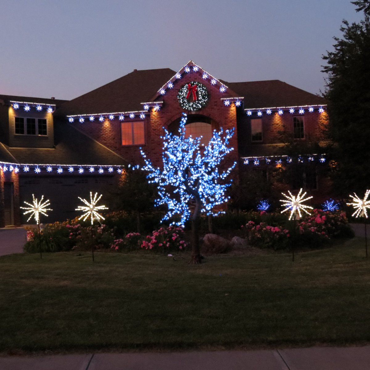 HBLCorp's tweet image. Frozen holiday lighting colors on a LED Cherry Blossom Tree...Order your today. 402-932-5321. #LEDTREE #Frozen