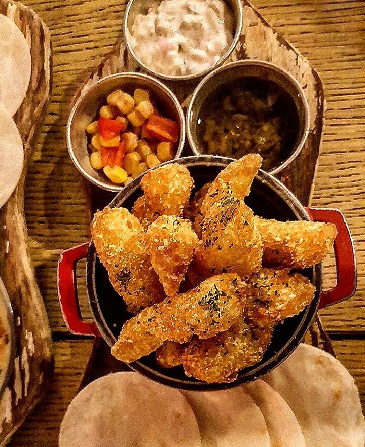 CueModernBBQ's tweet photo. Make your own lunch and get your hands on some DIY Fish Tacos. #cuemodernbbq #cue #getyourcueon #tacos 📷 @aibeecua https://t.co/rRIzm1JBbG