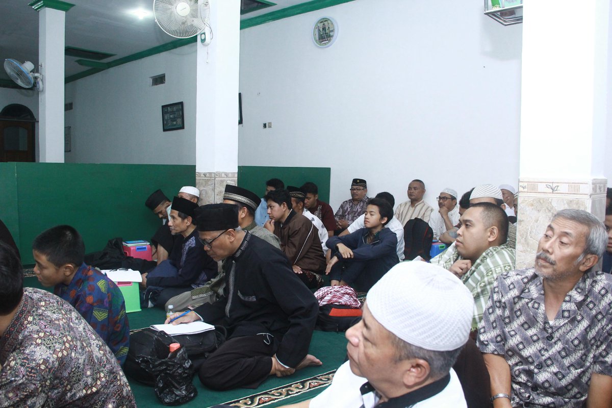 ldiikotabdg's tweet photo. Kunjungan Muspika ke PAC Manjahlega, sekaligus mengikuti i'tikaf &amp; pengajian. @ldii_news https://t.co/UVyv7Dra7N