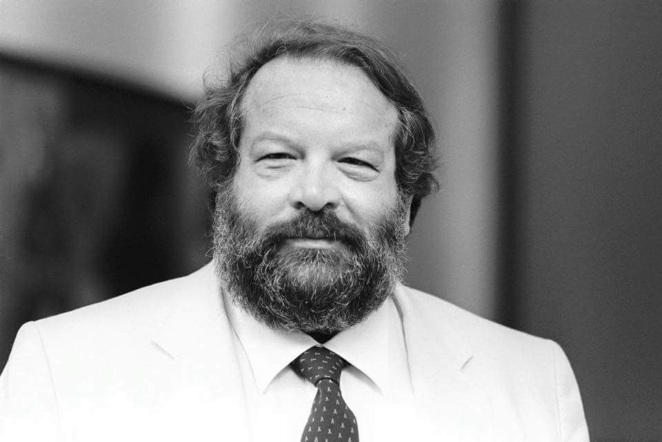DominikJrs's tweet photo. Ein großer Schauspieler verlässt zum letzten mal die Bühne :( #RIPBudSpencer #heldmeinerkindheit https://t.co/25sXonbWT1