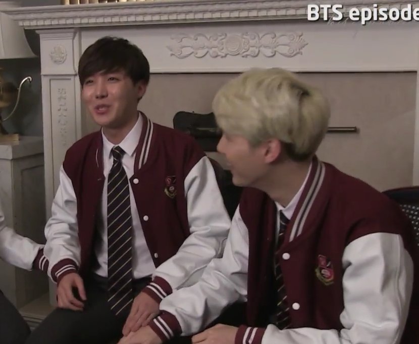 yoonseok_bot's tweet photo. Yoongi touching Hoseok's thigh👀 https://t.co/M2c9uVrvru