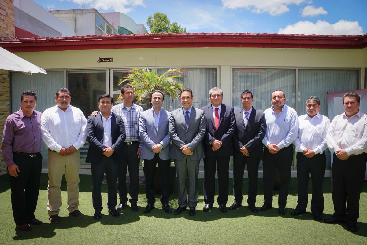 AlexGonzalezNet's tweet photo. Reunión con @omarfayad, diputados y alcaldes electos @PESHidalgo juntos por el bienestar de las Familias de #Hidalgo https://t.co/kA0AvvQ6Bj