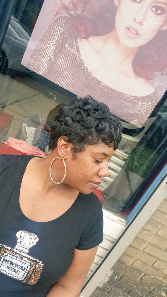 tychic_shaw's tweet photo. @tychic_shaw #GlamorousChicSalon https://t.co/jHZ3tTcEXs