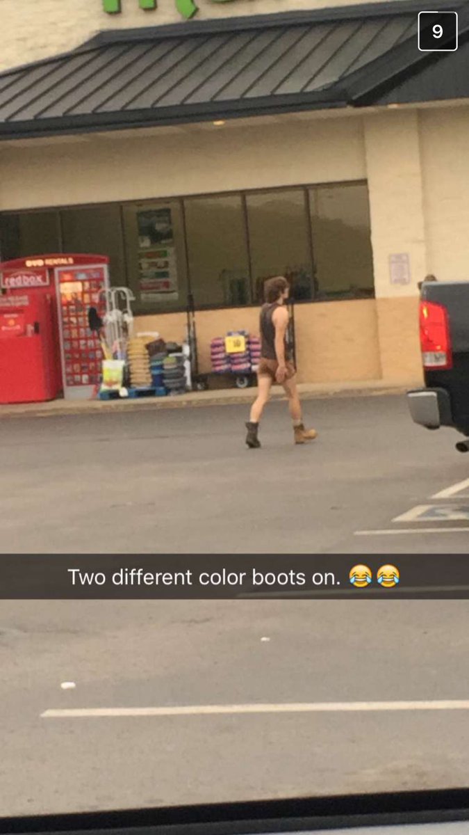 HunnerB's tweet photo. This was the strangest things today that me and Kelsey seen 😂 https://t.co/CtbU6k5Cer