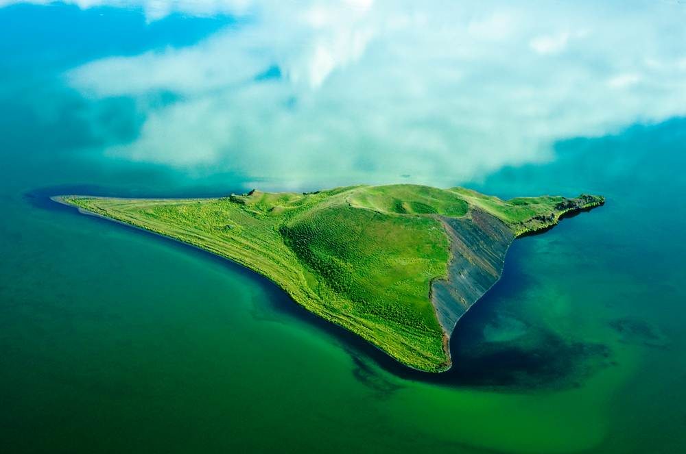 Pseutocrater Isle, Iceland