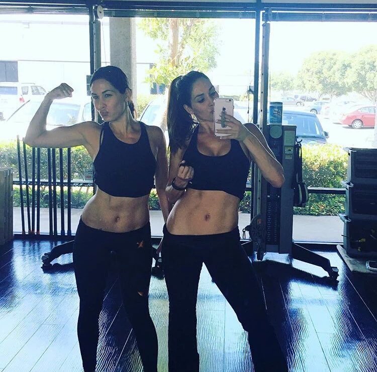 TheFieryBella's tweet photo. Sister workout!! π―πͺ #briemode #fearlessnikki #markshane #shapeupstudio https://t.co/bi61QQc70o
