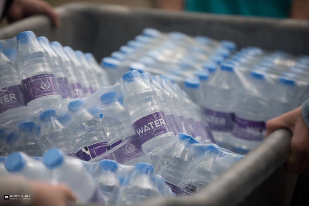 RamadanTent's tweet photo. Thank you @HumanAppeal for generously sponsoring water for the community at our #OpenIftar2016 ๐London ๐ง https://t.co/DTkTIwPc44