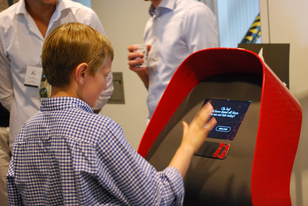 skanetrafiken's tweet photo. Våra nuvarande biljettautomater ska på sikt bytas ut – men mot vad? Läs mer på vår blogg https://t.co/LuWKp4d7vg https://t.co/MqkqKFwCuI