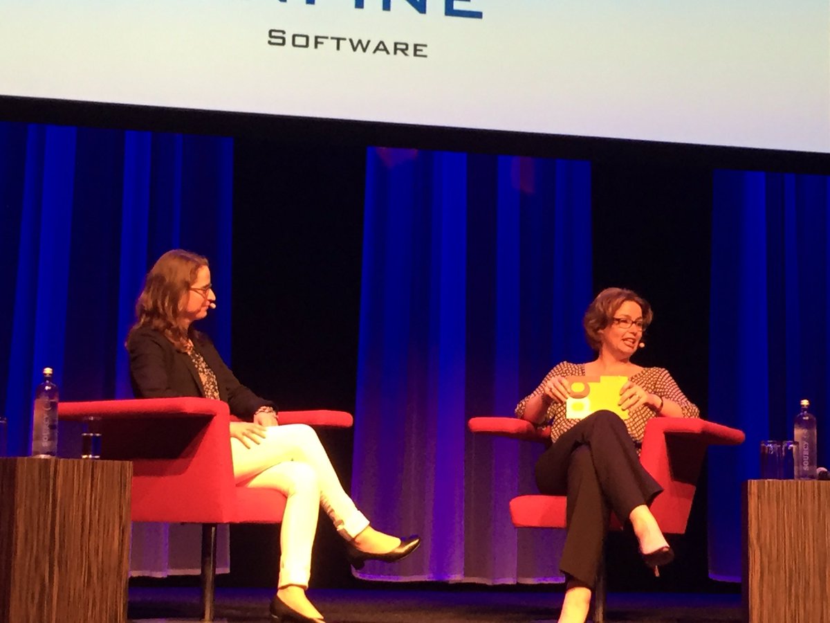 VDKVG's tweet photo. Mirjam gaat de visie van @VDKVG aan de zaal uitleggen #infine #visionplanner https://t.co/6jiKCvg07i
