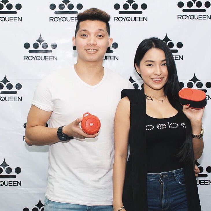 royqueenph's tweet photo. The newest members of the Royqueen finally, #TeamJoLai! Thank you for choosing Royqueen! #royqueen #love โค๏ธ https://t.co/A8PTs3P6BH