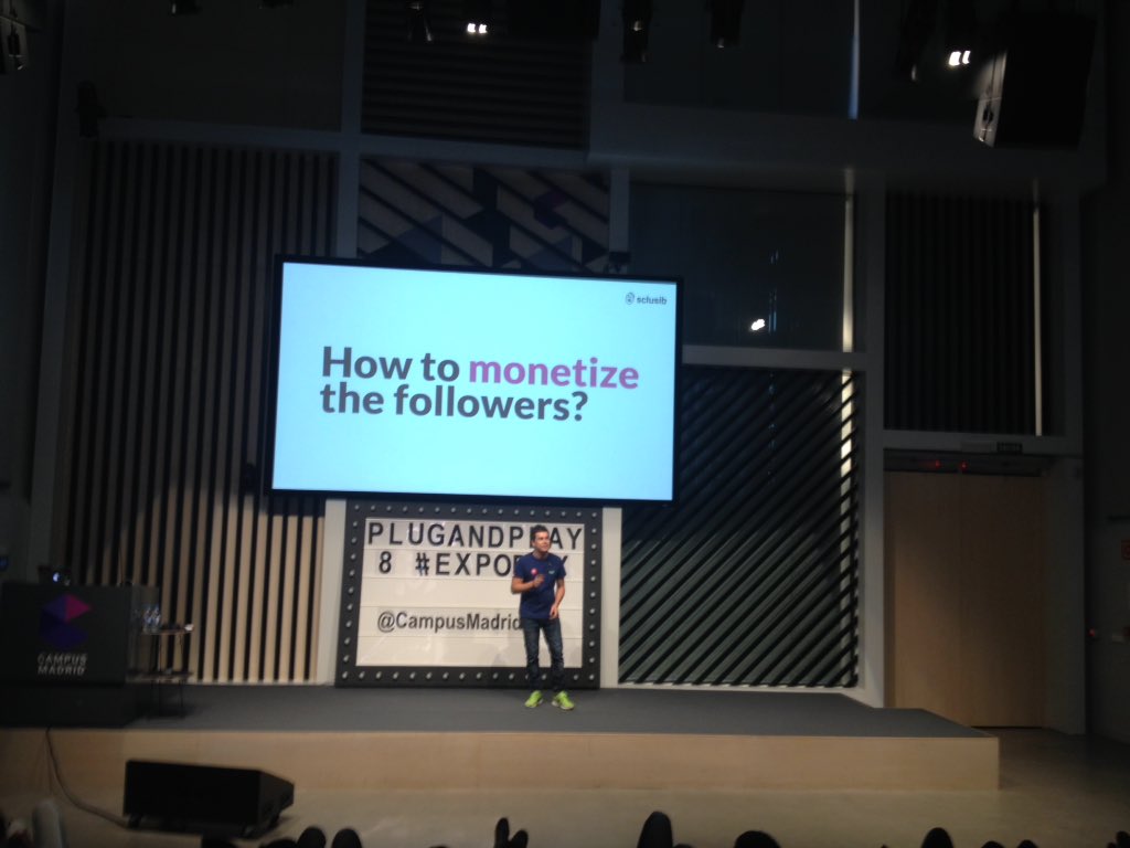 pivottaa's tweet photo. How to monetize the followers? @sclusib en el 8 #expoDay de @PlugandPlayES https://t.co/kmkU8v1jhP
