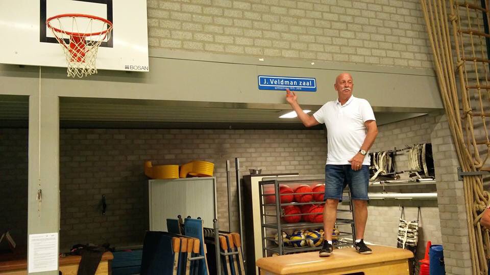De oudste gymleraar van Europa houdt het voor gezien. Na 41 jaar lesgeven gaat meneer Veldman met pensioen!