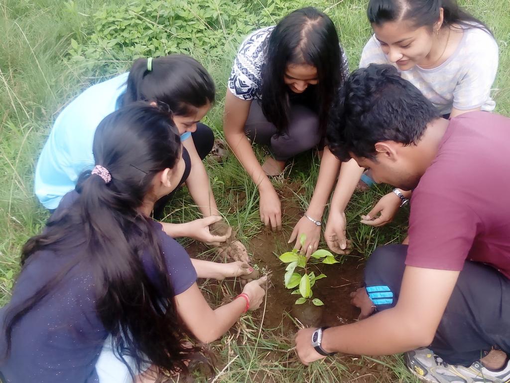 PratikshyaPokh1's tweet photo. The Best time to plant a Tree was 20 years ago.
The second Best time is now.
#Plantation_Program
#TogetherWeCan https://t.co/V7OebCxbD8