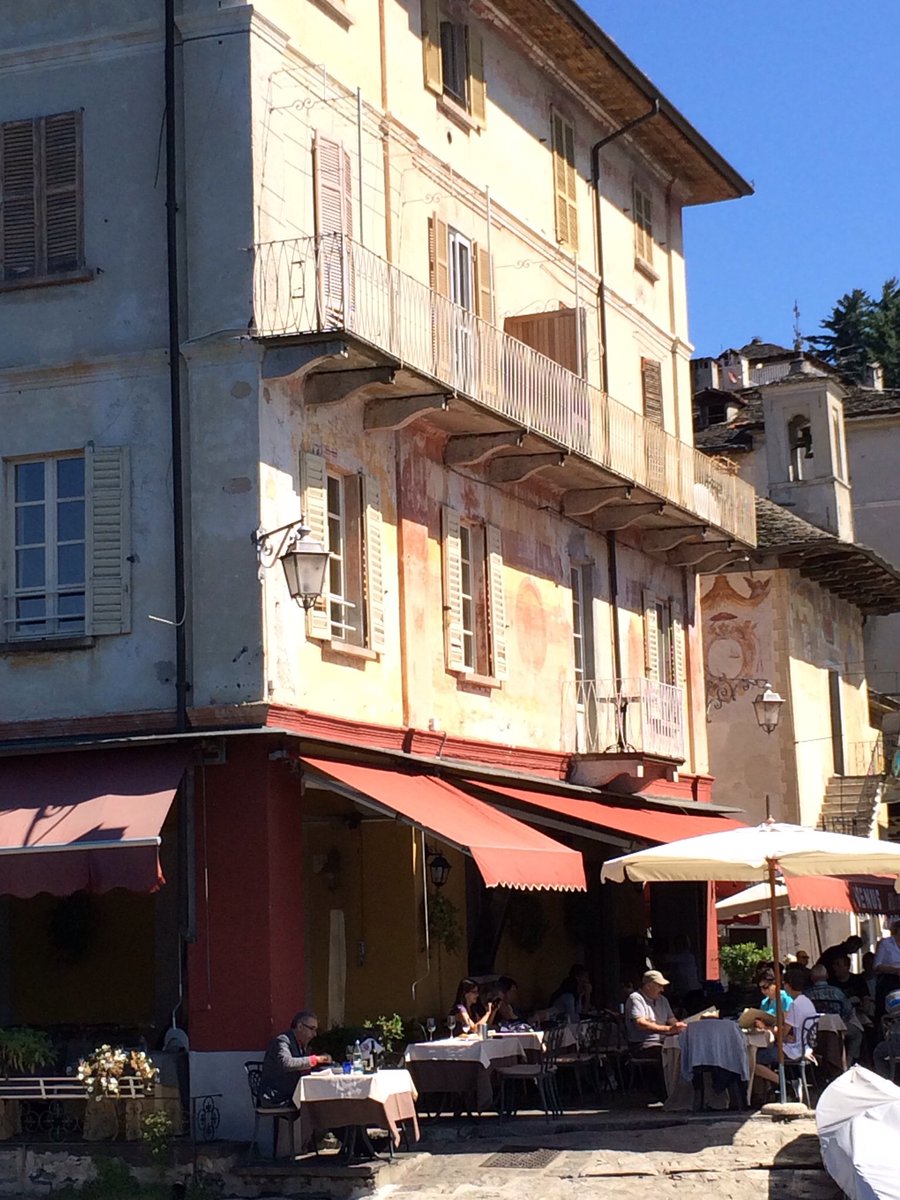 <a href="/ortasee/">Ortasee</a> <a href="/LaghiPiemonte/">Laghi del Piemonte</a> Next to the Palazzo is Ristorante Venus