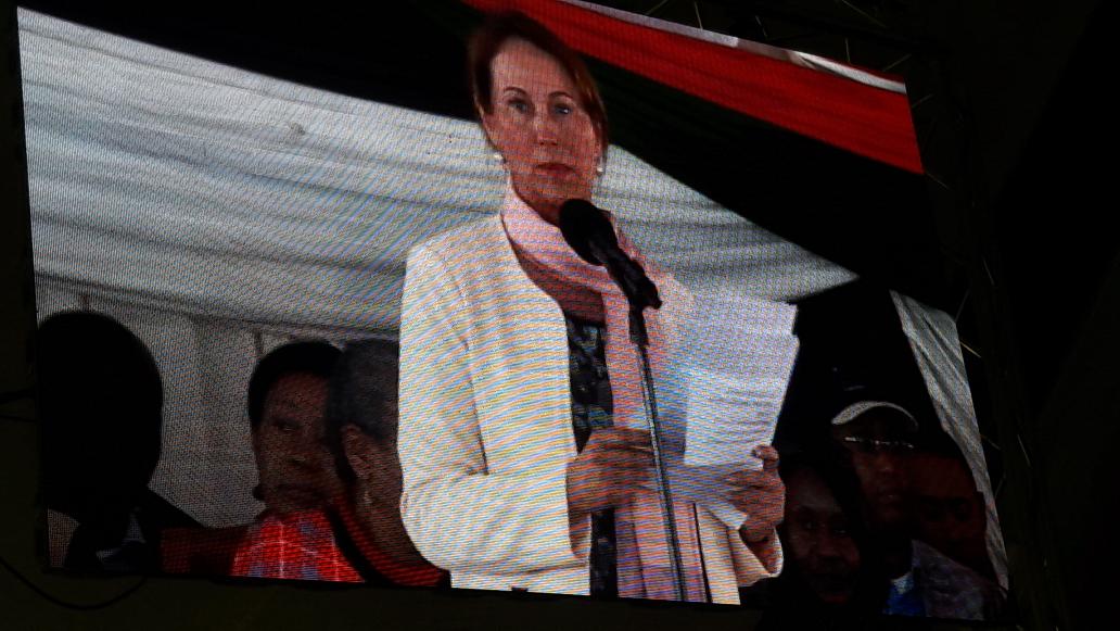 paulakahumbu's tweet photo. BREAKING Minister of Env France announces total ban on Ivory trade #WorthMoreAlive RT #BurnIvory https://t.co/UZbjlvtY6t