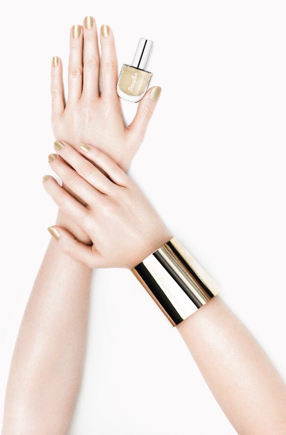 #DouglasMakeUp oje koleksiyonuyla bu yaz elleriniz ön planda! #DouglasYourPartnerInBeauty
#DouglasHerAnimda