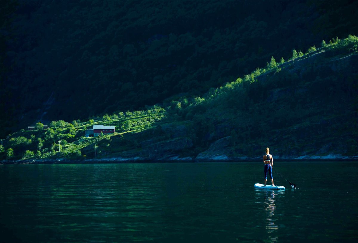 Exsploring #geiranger by #sup 🙌