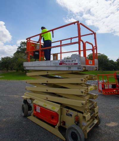 felix_software's tweet image. 6 things to know before hiring a scissor lift hubs.ly/H03myWx0