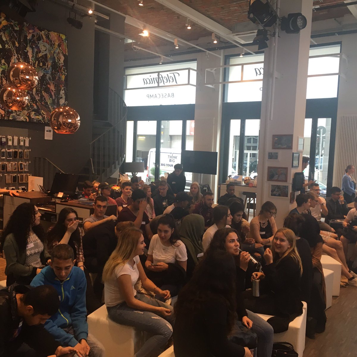 dstaskiran's tweet image. Los geht&apos;s - Think Big Tour - Heute ist das Publikum @base_campberlin mal etwas jünger #o2thinkbig