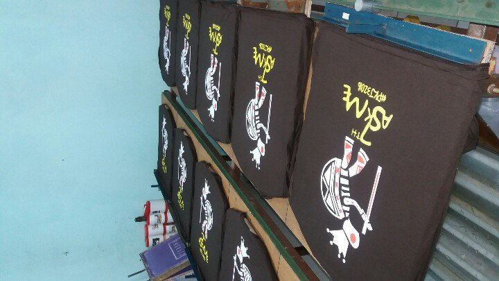 WorkHardxxx's tweet photo. Yeah late https://t.co/qx60lJkcxp