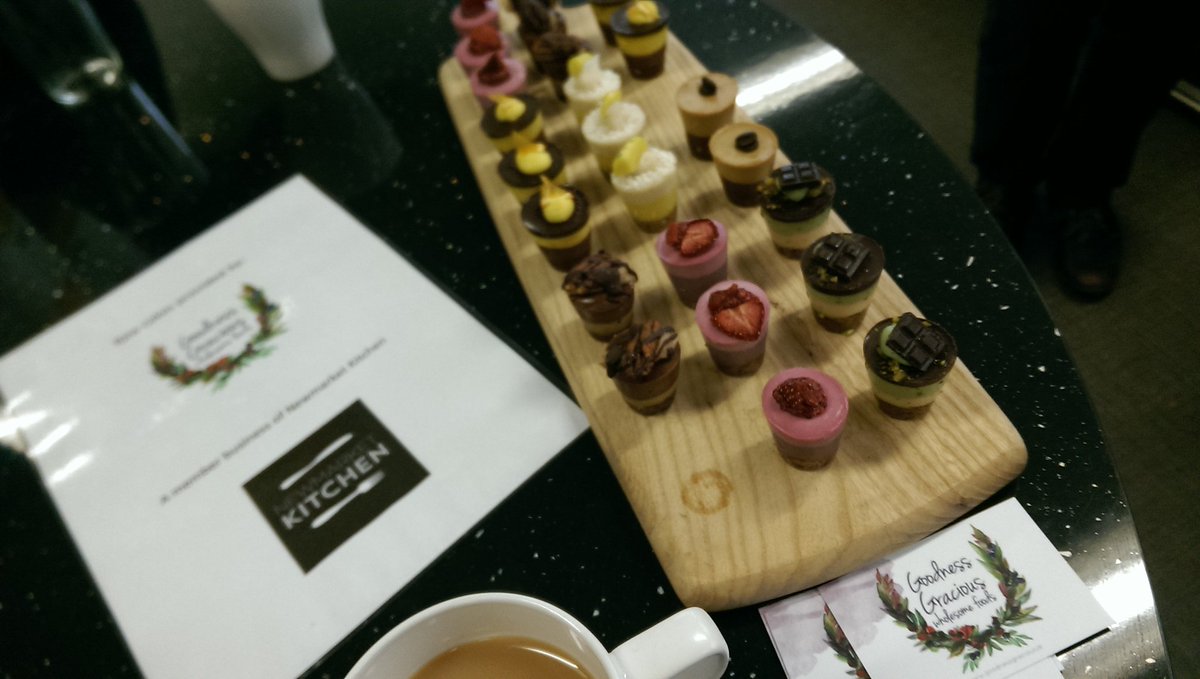 RowenaNeville tweet media