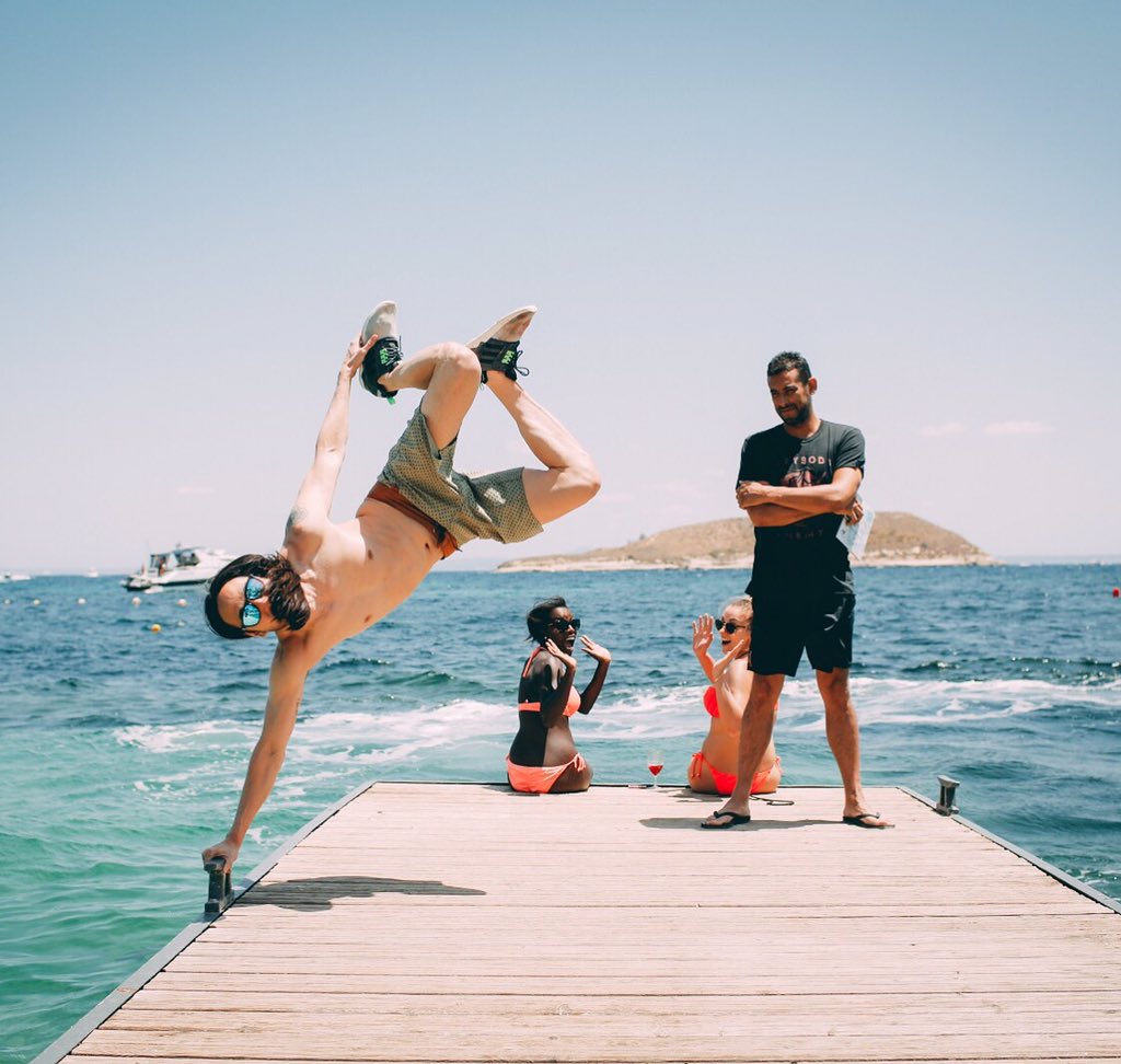 Handplantin in Mallorca https://t.co/eevYSUY0RH