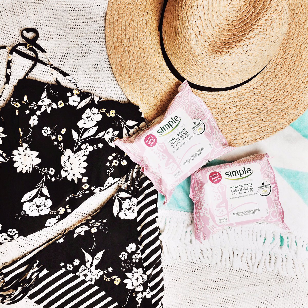 Ms_Rosie_Bea's tweet photo. These @simpleskin wipes are perfect for summer, so quick & easy! Available only @superdrug #ad #simplelimitededition https://t.co/TOJrkZEg1z