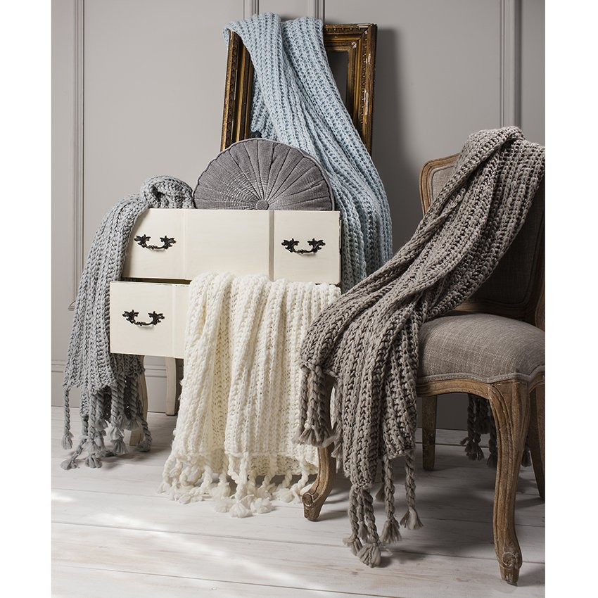 amalfauk's tweet photo. The Salisbury throws feature twisted fringing detail, and is available in 5 lovely colours.  https://t.co/Cnz6dTkBvx https://t.co/zeGViSujPh