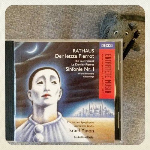 ClassicalCritic's tweet photo. #morninglistening to #KarolRathaus on @deccaclassics w/@DSOBerlin in their terrific #Entar… https://t.co/9IYdk7vd8l https://t.co/CAprkmZKhy