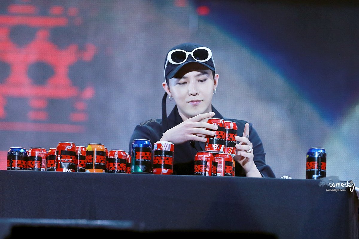 liuliu1350's tweet photo. 160626 #BIGBANG #madevip tour in Dalian #GD HQ-4 https://t.co/T3UlUxLlrS
